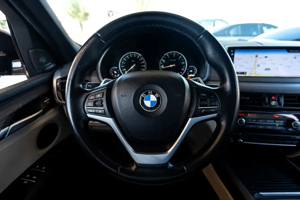 BMW X5 xDrive50i 2017 GCC | Flexible D.P. - Image 18