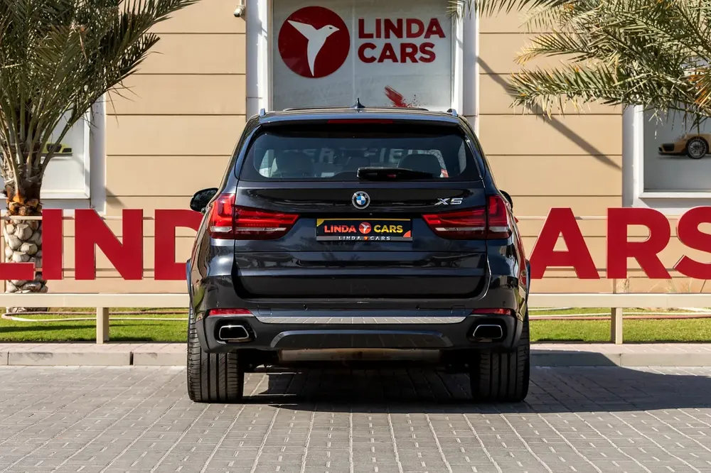 BMW X5 xDrive50i 2017 GCC | Flexible D.P. - Image 4