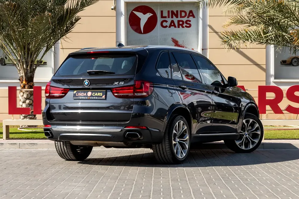BMW X5 xDrive50i 2017 GCC | Flexible D.P. - Image 6