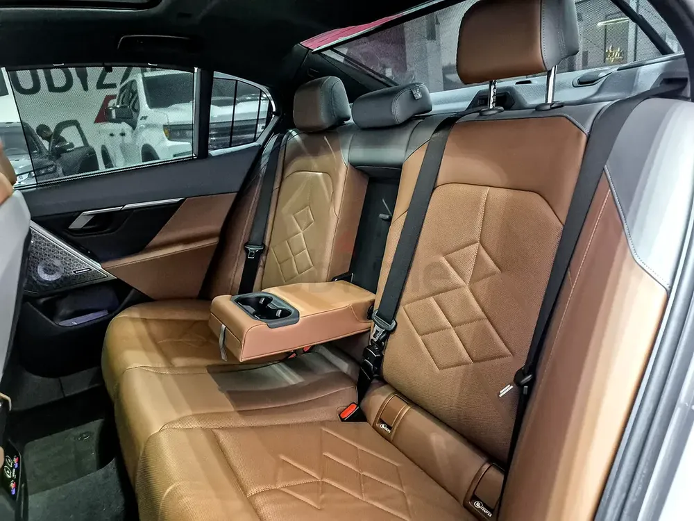 AED 3024/month | 2025 BMW 5-Series 530i M Sport | GCC Specs | Ref#475400 - Image 13