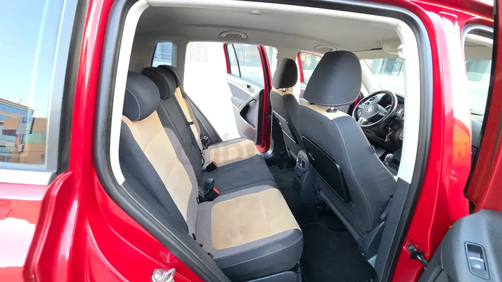 Volkswagen Tiguan 2014 2.0L GCC Accident Free Low Milege Well Maintained - Image 15