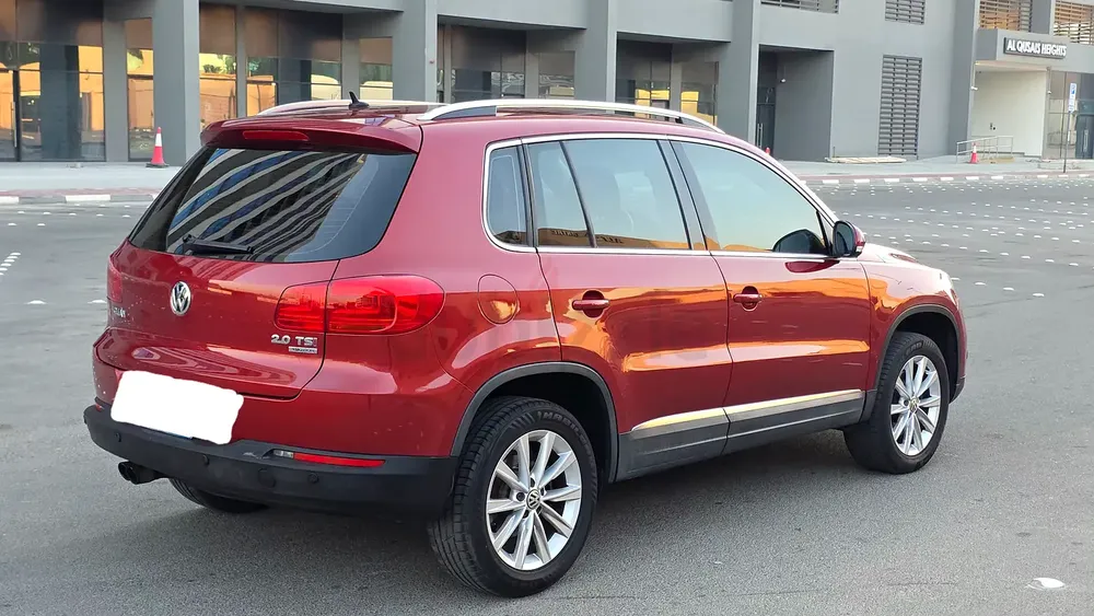 Volkswagen Tiguan 2014 2.0L GCC Accident Free Low Milege Well Maintained - Image 4