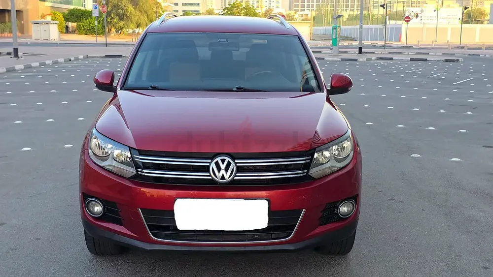 Volkswagen Tiguan 2014 2.0L GCC Accident Free Low Milege Well Maintained - Image 5