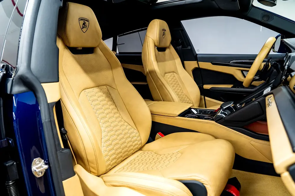 Lamborghini Urus - Image 11