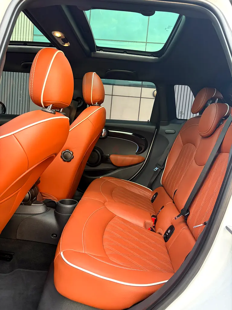 Mini cooper S JCW 2023 4Doors GCC Full Service History In Agency - Image 10
