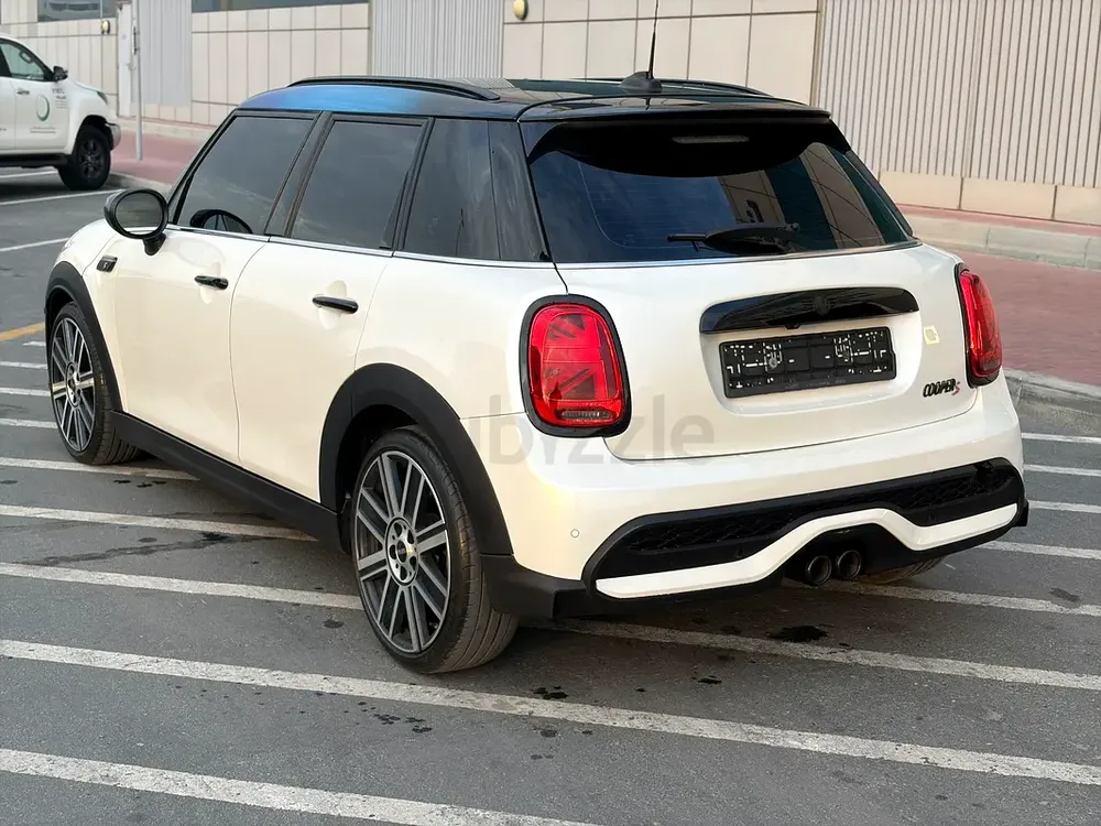 Mini cooper S JCW 2023 4Doors GCC Full Service History In Agency - Image 15