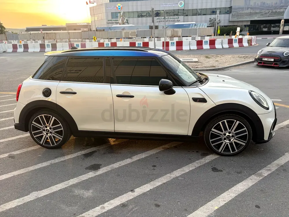 Mini cooper S JCW 2023 4Doors GCC Full Service History In Agency - Image 5