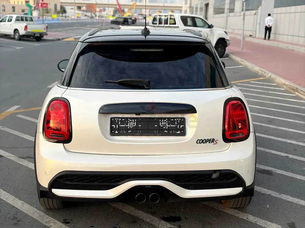 Mini cooper S JCW 2023 4Doors GCC Full Service History In Agency - Image 6