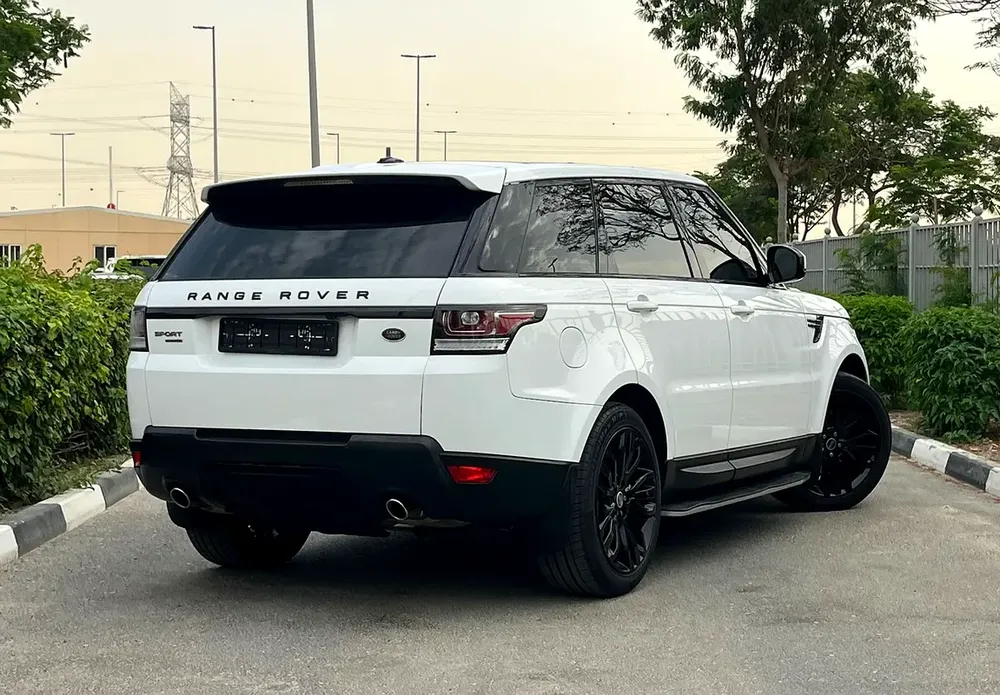 Land Rover Range Rover Sport HSE 2014 - GCC Specs - Image 5