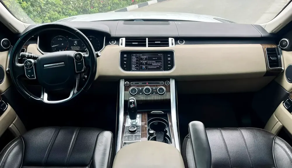 Land Rover Range Rover Sport HSE 2014 - GCC Specs - Image 8
