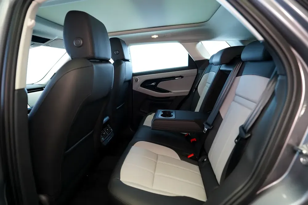 EVOGUE DYNAMIC SE P200 | GCC | AL TAYER WARRANTY | PANORAMIC ROOF - Image 11