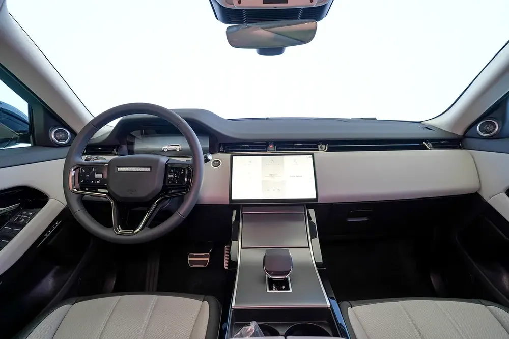 EVOGUE DYNAMIC SE P200 | GCC | AL TAYER WARRANTY | PANORAMIC ROOF - Image 12