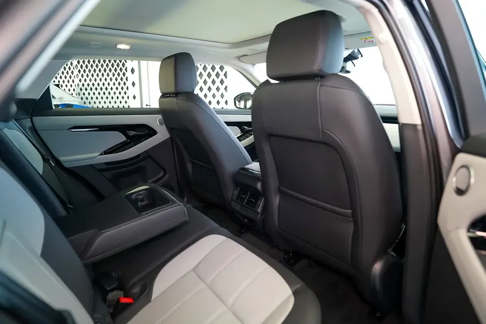 EVOGUE DYNAMIC SE P200 | GCC | AL TAYER WARRANTY | PANORAMIC ROOF - Image 13