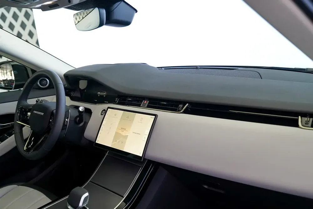 EVOGUE DYNAMIC SE P200 | GCC | AL TAYER WARRANTY | PANORAMIC ROOF - Image 14