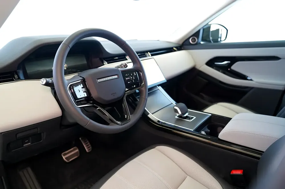 EVOGUE DYNAMIC SE P200 | GCC | AL TAYER WARRANTY | PANORAMIC ROOF - Image 7