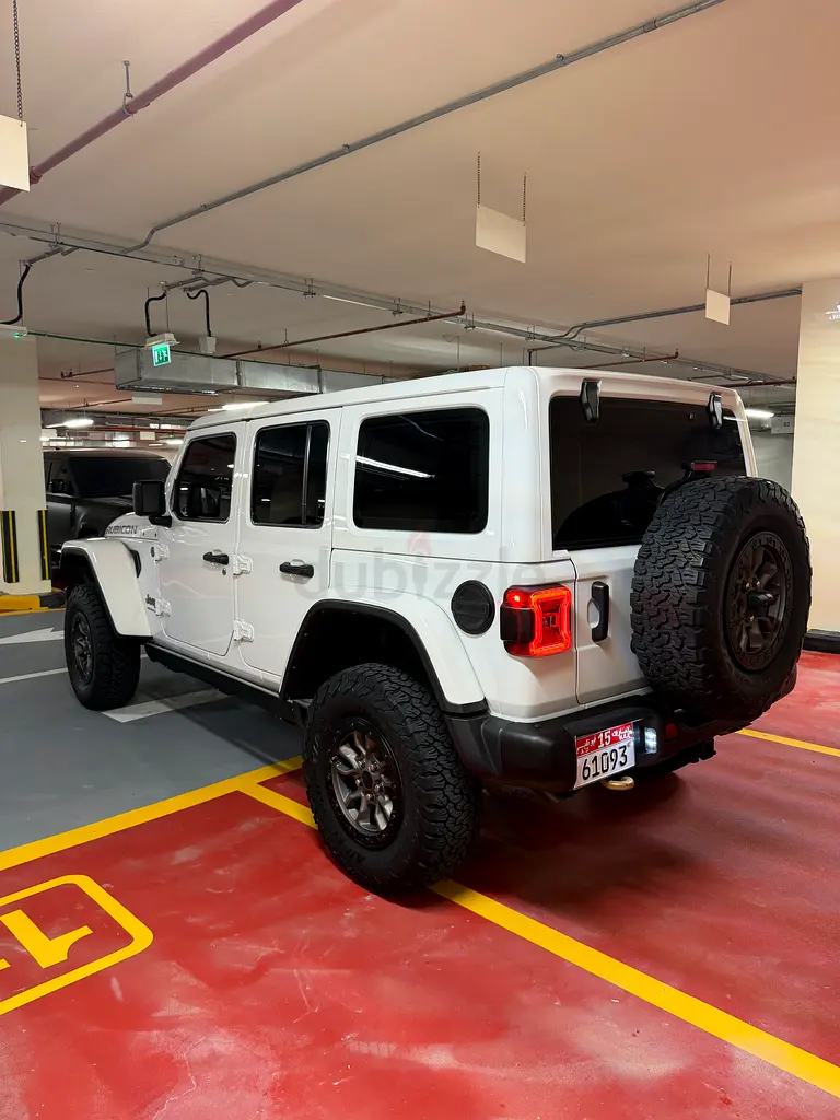 Jeep Wrangler Rubicon 392 V8 2023 GCC Under Warranty - Image 4