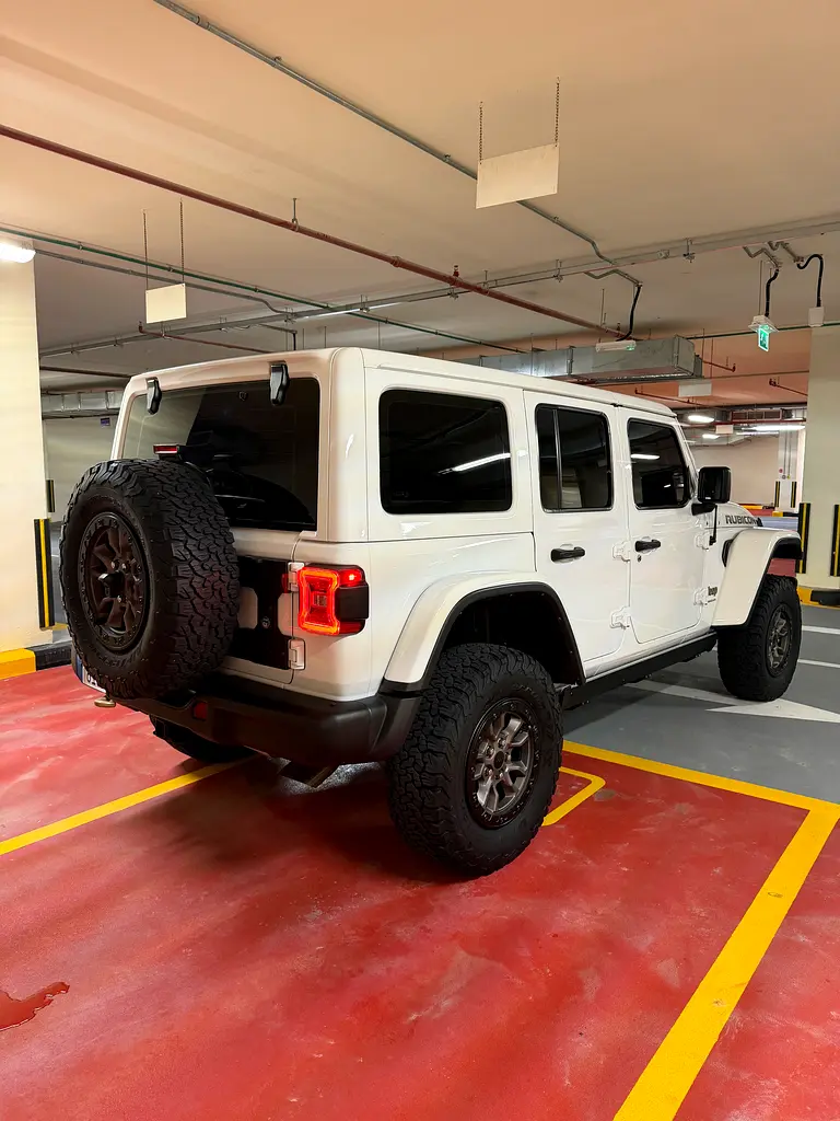 Jeep Wrangler Rubicon 392 V8 2023 GCC Under Warranty - Image 5
