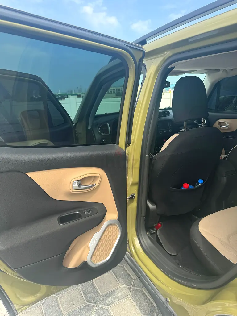 Jeep Renegade - Image 9