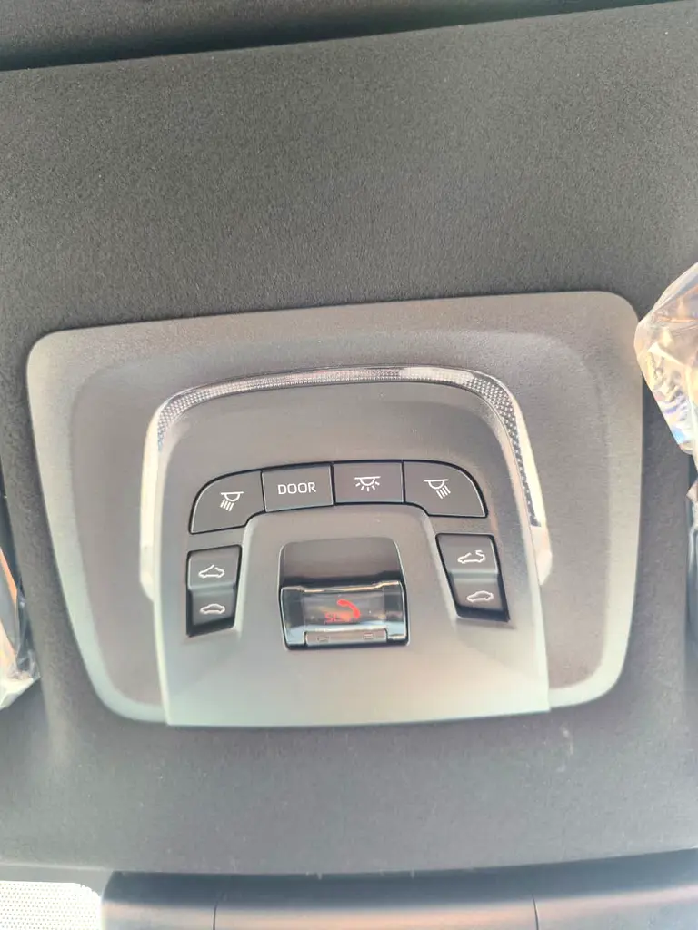 Toyota Frontlander Leading Hybrid Leading 2025 Model - with Rear AC - Brand New - Image 18