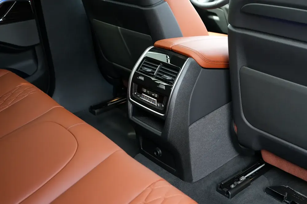 Brand New \ BMW X6 xDrive40i M Sport 2026\ CARBON BLACK \ GCC Specs - Image 16