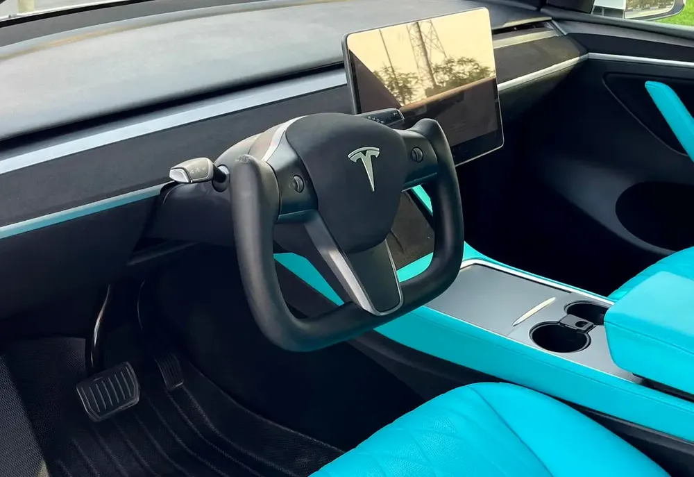 Tesla Model Y gcc First owner with service  history under  warranty - Image 10