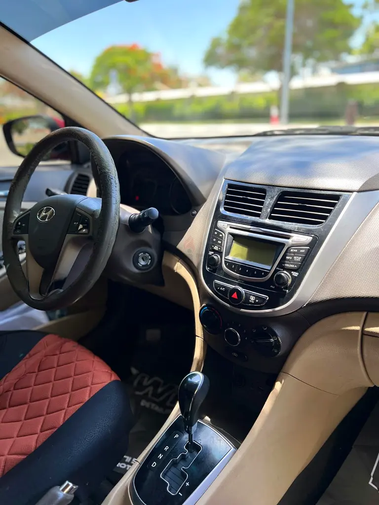 Hyundai Accent GLS 2015 GCC Specs - Well Maintained - Image 5