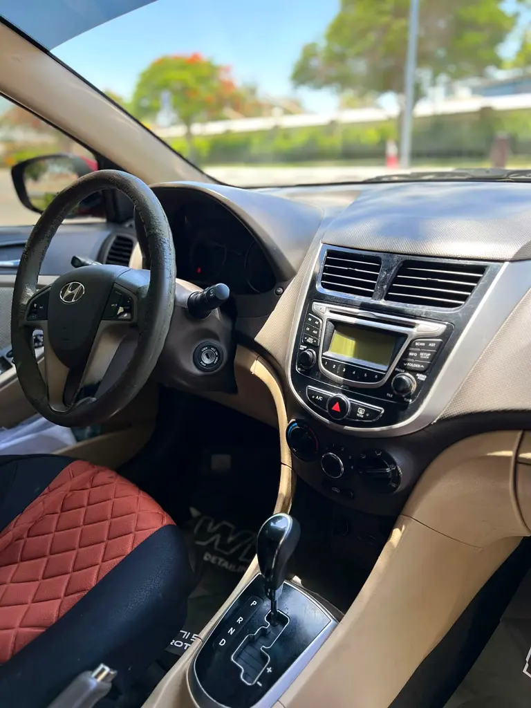 Hyundai Accent GLS 2015 GCC Specs - Well Maintained - Image 6