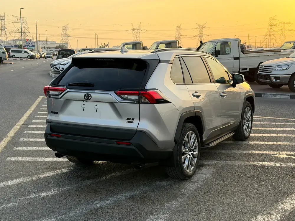 2022 TOYOTA RAV4 XLE PREMIUM AWD FULL OPTIONS IMPORTED FROM USA - Image 4