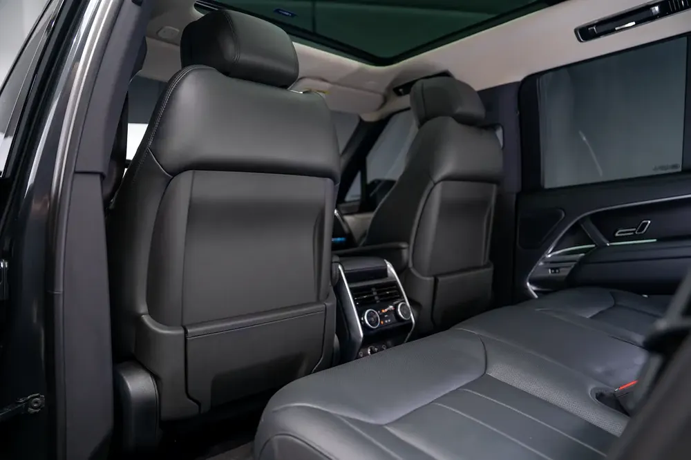 P400 • FDSH • Land Rover Warranty + Service Contract • GCC - Image 13