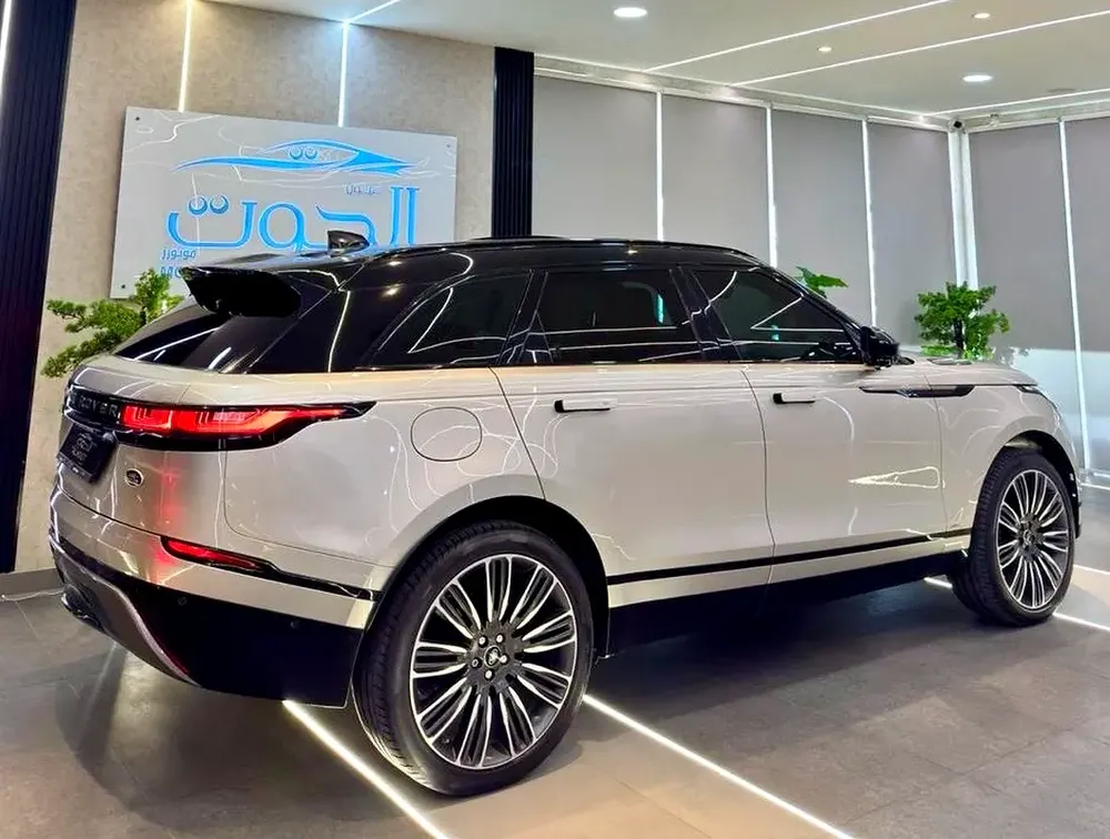 AMAZING RANGE ROVER VELAR  || TOP RANGE  || VERY NEAT || PANORAMA || SPECIAL COLOR - Image 10