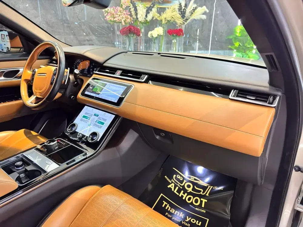 AMAZING RANGE ROVER VELAR  || TOP RANGE  || VERY NEAT || PANORAMA || SPECIAL COLOR - Image 18