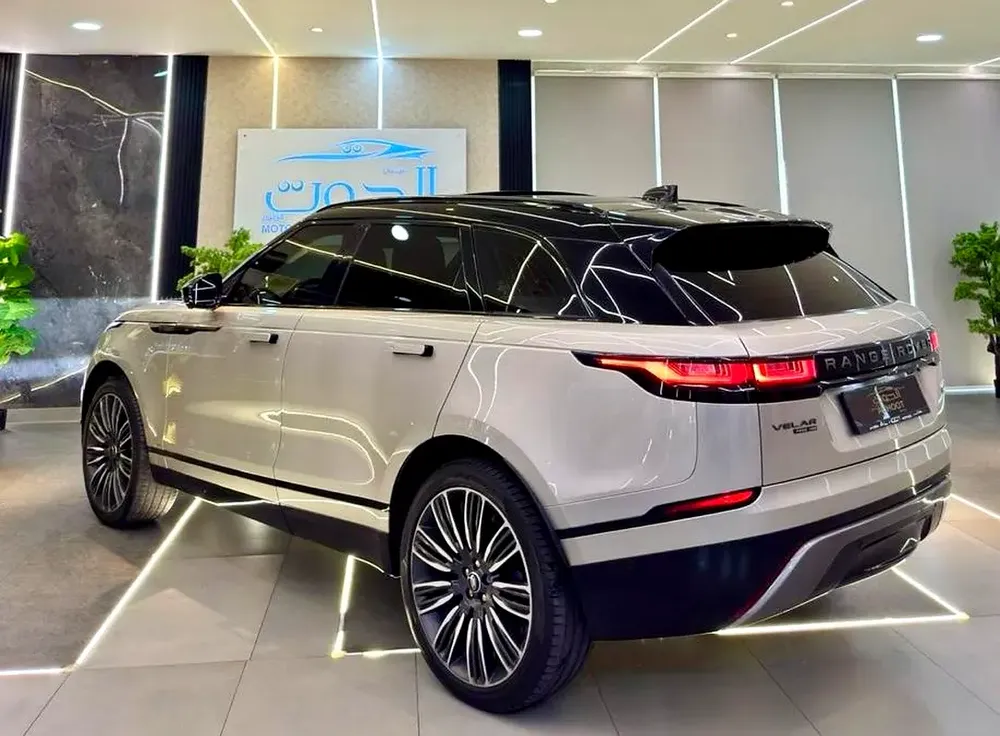AMAZING RANGE ROVER VELAR  || TOP RANGE  || VERY NEAT || PANORAMA || SPECIAL COLOR - Image 4