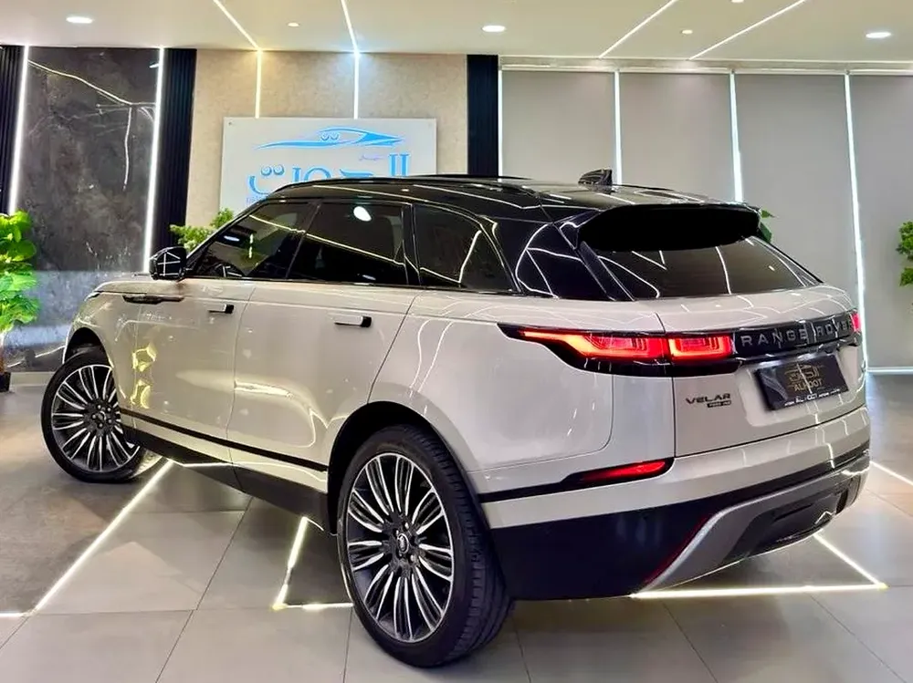 AMAZING RANGE ROVER VELAR  || TOP RANGE  || VERY NEAT || PANORAMA || SPECIAL COLOR - Image 8