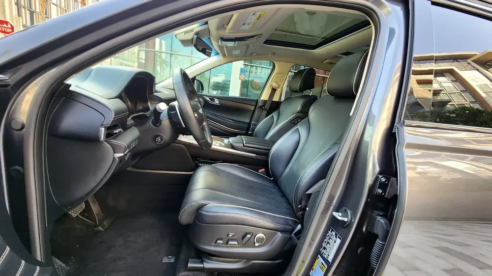 2021- Genesis GV 80 -AWD-Full option -Excellent Condition - Image 8