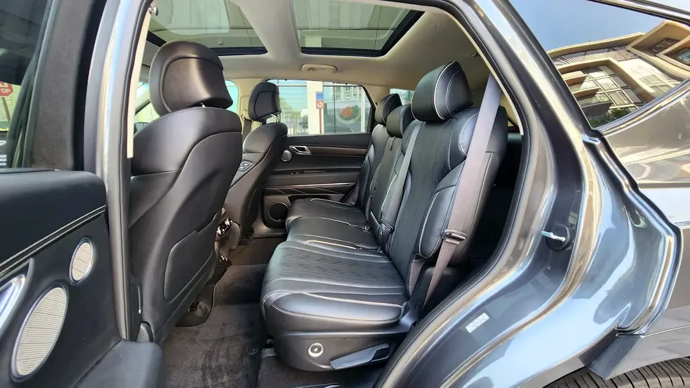 2021- Genesis GV 80 -AWD-Full option -Excellent Condition - Image 9