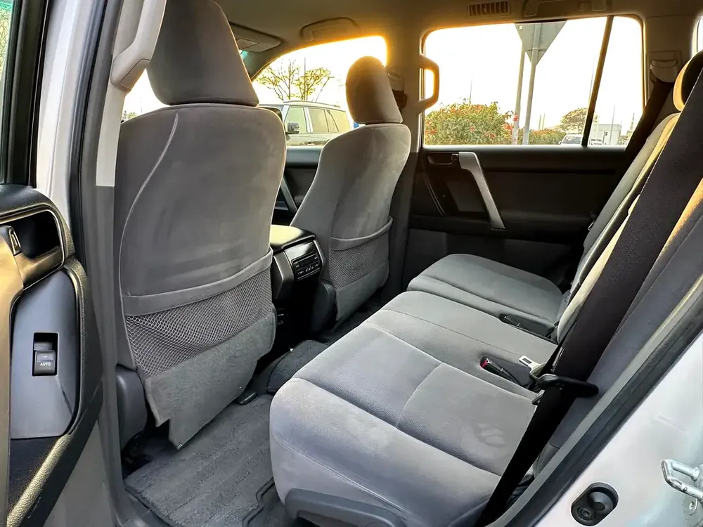 Toyota Prado TXL No Accident Full Service History Model 2011 GCC Mid Options Good Conditions. - Image 11