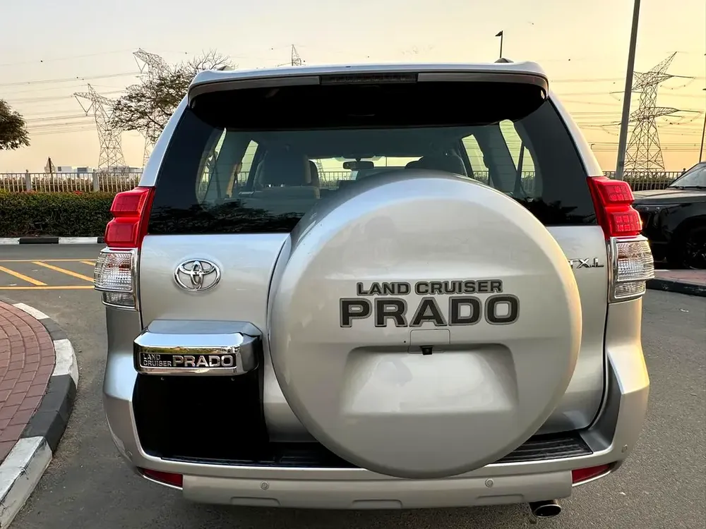 Toyota Prado TXL No Accident Full Service History Model 2011 GCC Mid Options Good Conditions. - Image 7