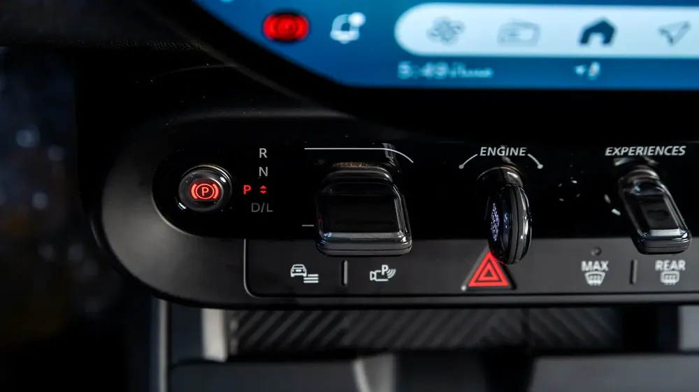 MINI Countryman Cooper 2025 GCC Specs under Agency Warranty and Service Contract - Image 15