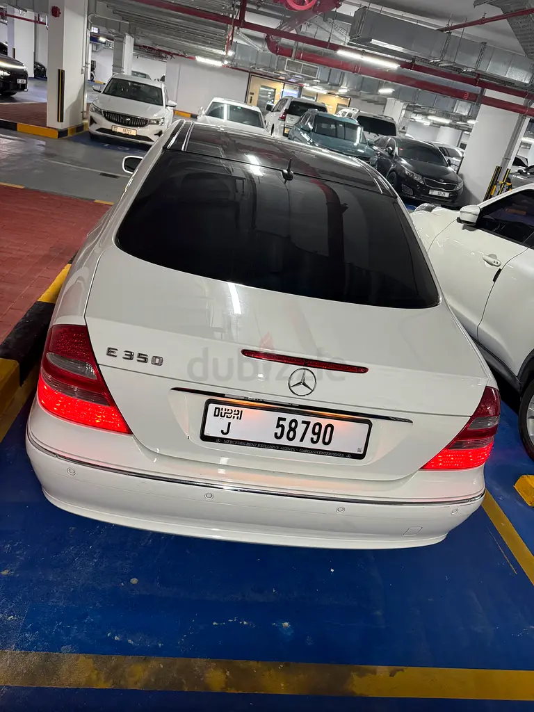 Mercedes-Benz E-Class E 350 2006 GCC Specs - Well Maintained - Image 4