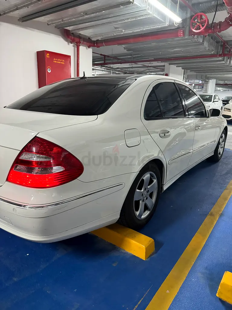 Mercedes-Benz E-Class E 350 2006 GCC Specs - Well Maintained - Image 5