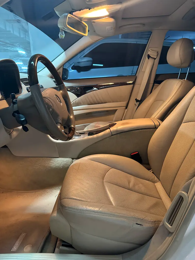 Mercedes-Benz E-Class E 350 2006 GCC Specs - Well Maintained - Image 6