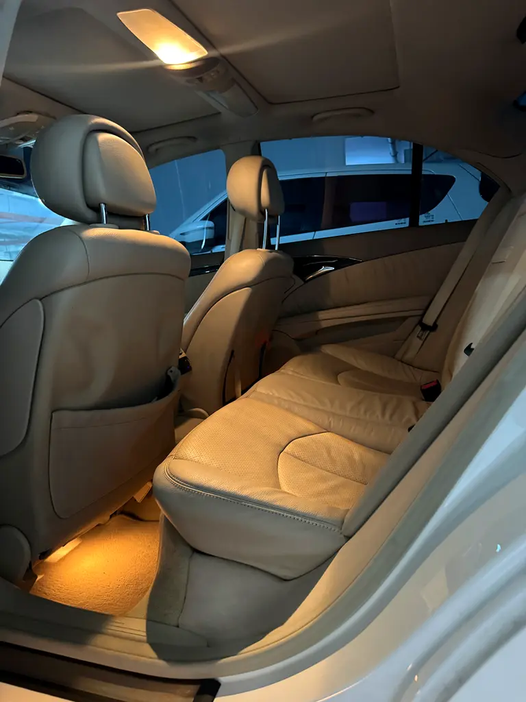 Mercedes-Benz E-Class E 350 2006 GCC Specs - Well Maintained - Image 7