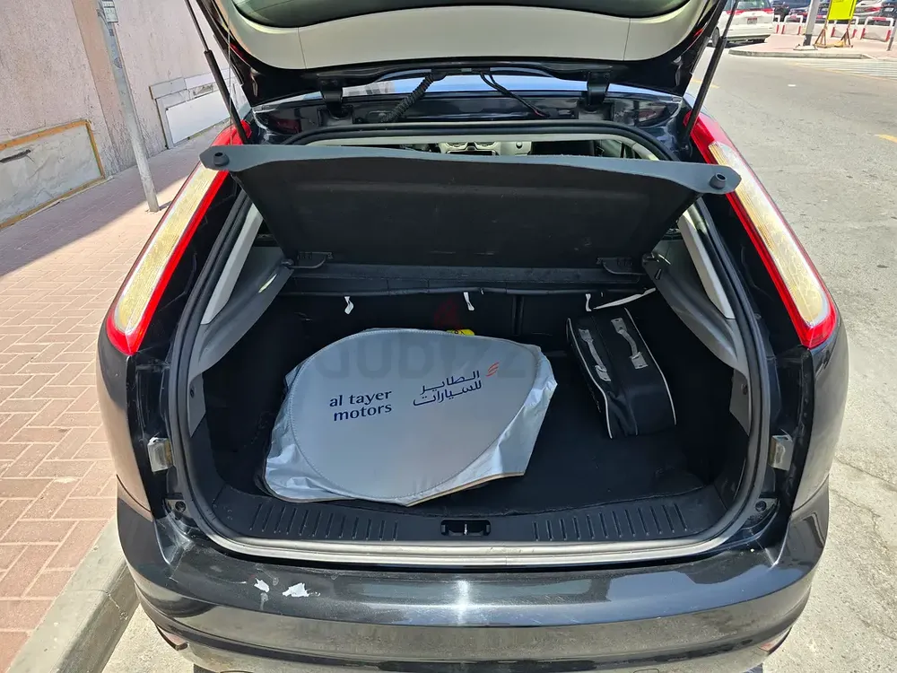 Rare Condition 1st Owner Ford Focus Sport 2011 GCC Specs - Image 8