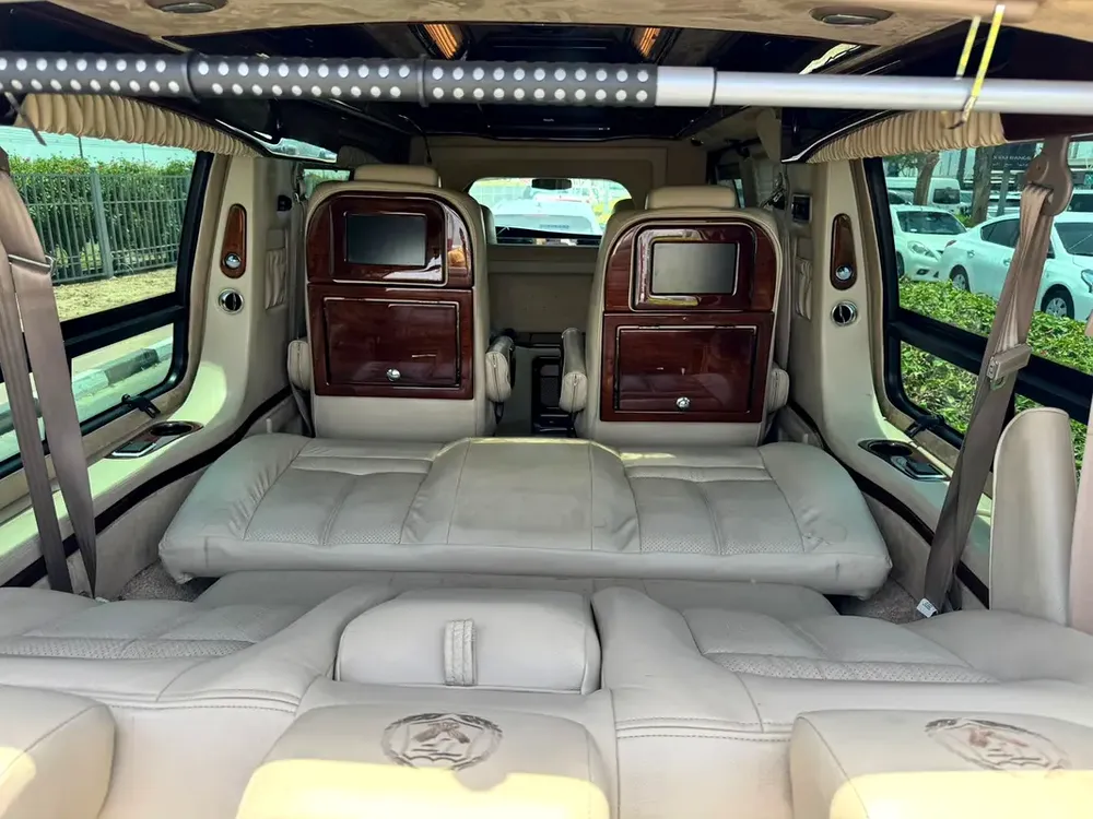 GMC Savana (4X2 ) Model 2010 VIP - Image 11