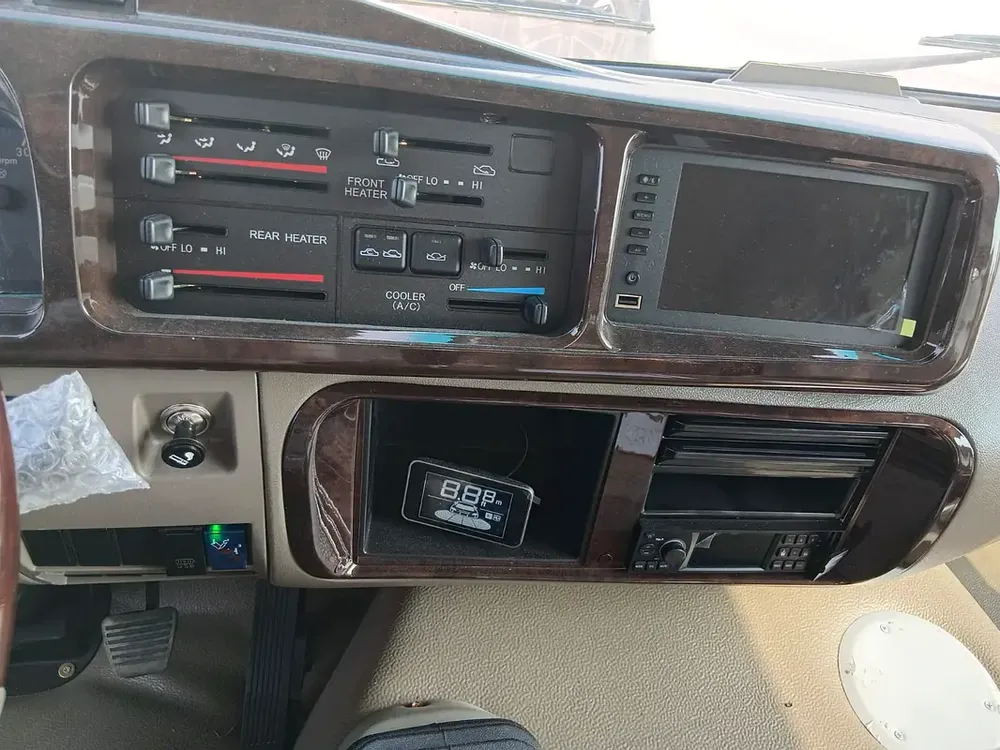 KING LONG BUS 2.9L 2026 mt DIESEL 26-SEATER (EXPORT ONLY) - Image 9