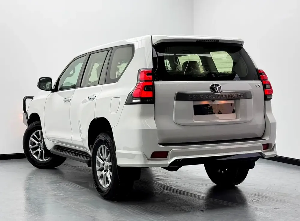 2018 Toyota Prado TX, Full Service History, Excellent Condition, GCC - Image 4