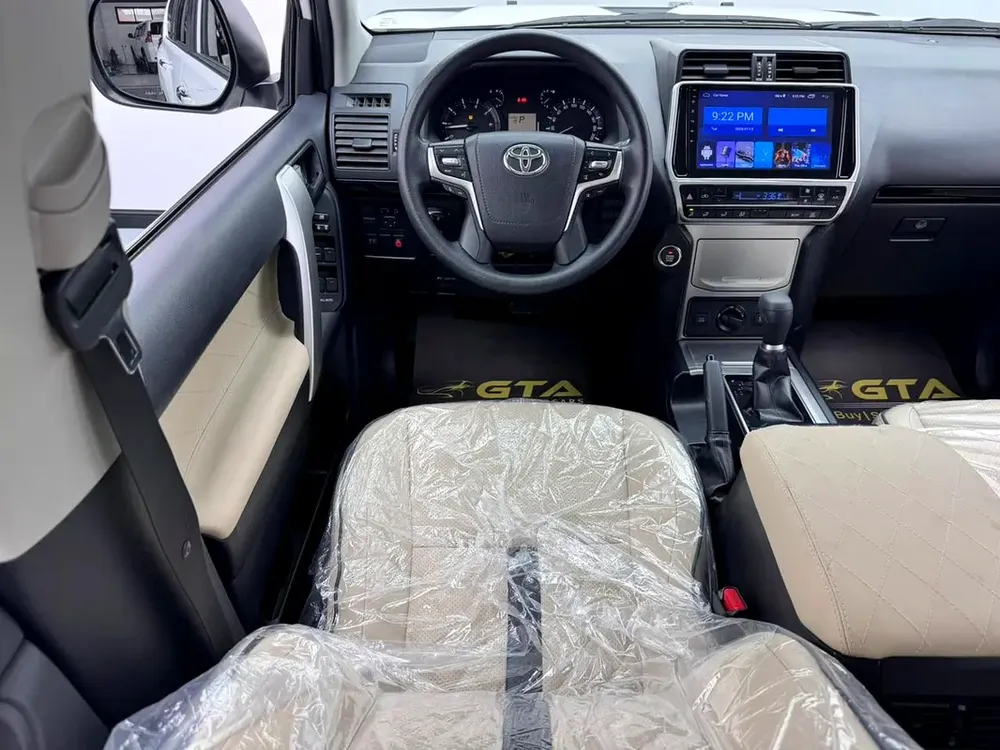 2018 Toyota Prado TX, Full Service History, Excellent Condition, GCC - Image 8