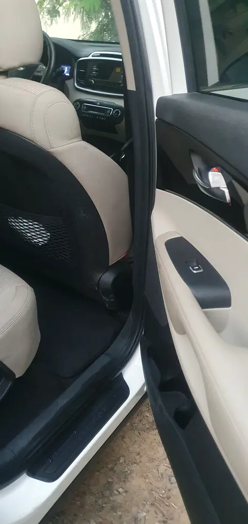 Kia sorento full automatic GCC spaeis 7 seter 2019 - Image 6
