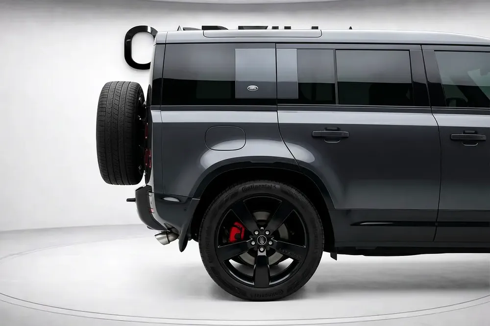 Land Rover Defender P525 2023 l AED 8,029 P.M l 0% Downpayment l Excellent Condition - Image 5
