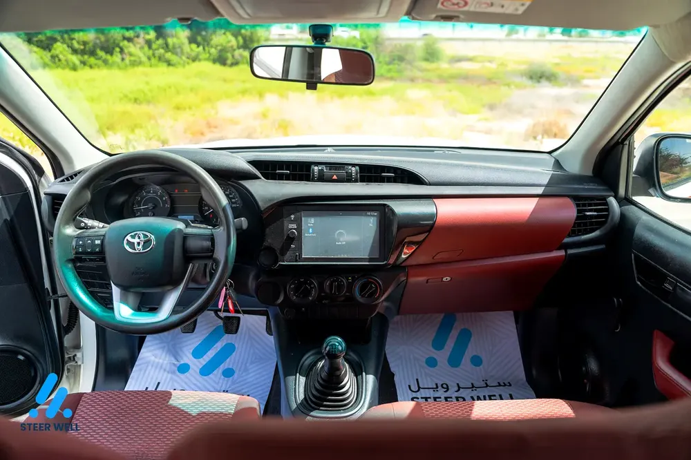 2022 Toyota Hilux GL | 2.7L Petrol | GCC Specs | 4x2 - Image 15